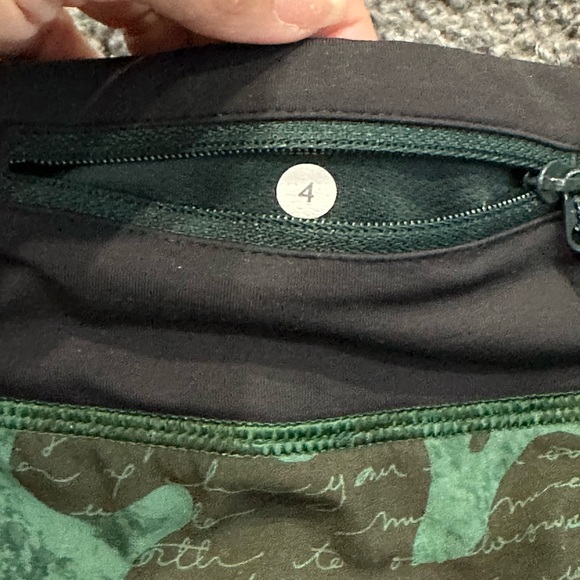 EUC - Lululemon Speed Shorts - Size 4 - Picture 4 of 4